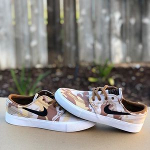 Nike SB Zoom Janoski Canvas Desert Camo